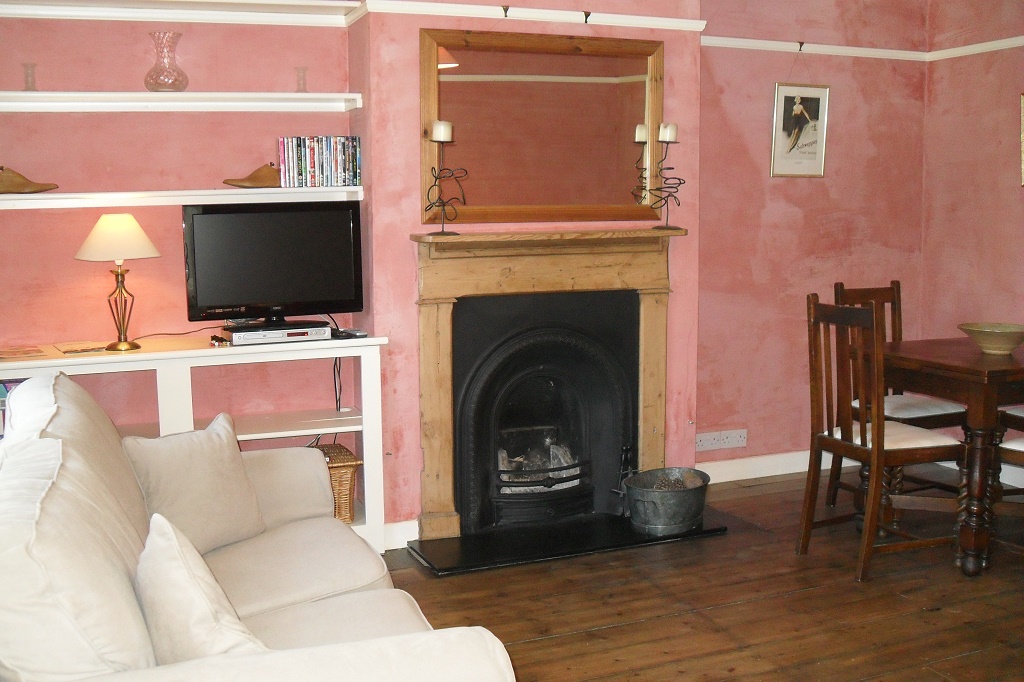 Livingroom.JPG